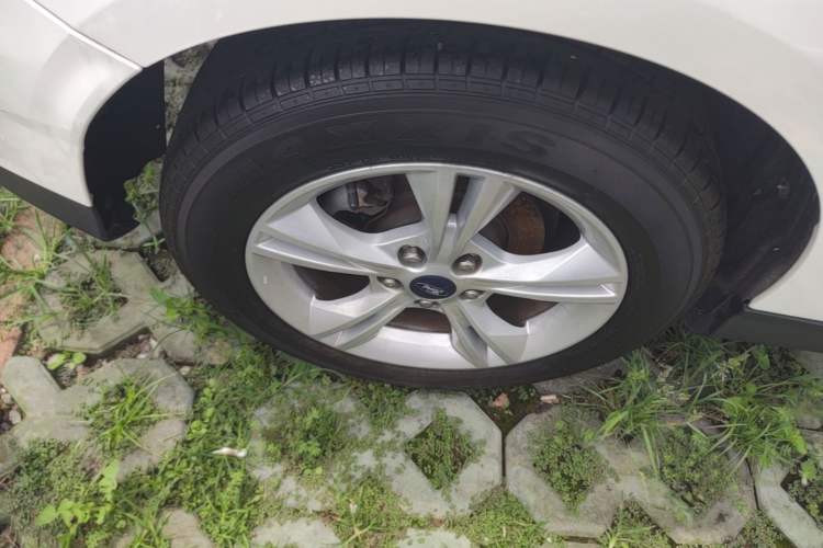 Used Ford Focus 2018 Hatchback Classic 1.6L Automatic Comfort Plus SmartDrive Edition Right Rear Wheel Hub