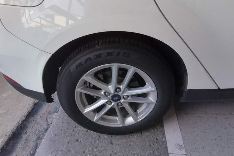 Used Ford Focus 2018 Hatchback Classic 1.6L Automatic Trendy SmartDrive Edition Right Rear Wheel Hub