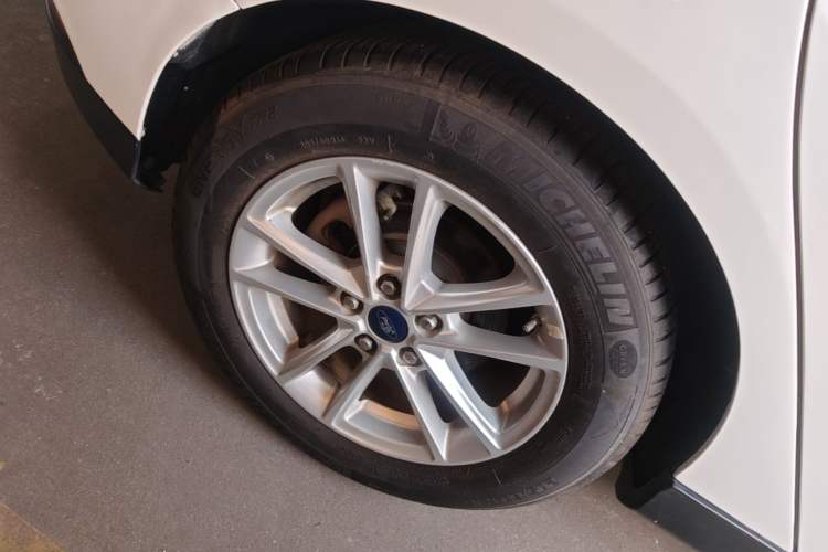 Used Ford Focus 2018 Hatchback Classic 1.6L Automatic Trendy SmartDrive Edition Right Rear Wheel Hub