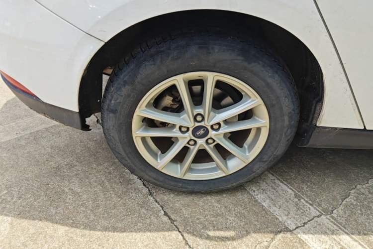 Used Ford Focus 2018 Hatchback Classic 1.6L Automatic Trendy SmartDrive Edition Right Rear Wheel Hub