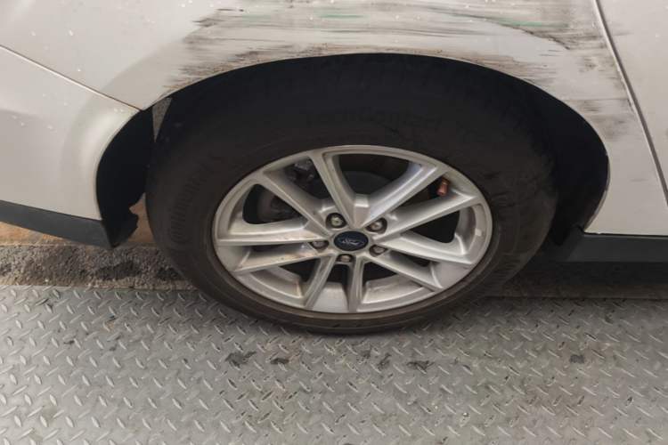 Used Ford Focus 2018 Sedan Classic 1.6L Automatic Trendy SmartDrive Edition Right Rear Wheel Hub