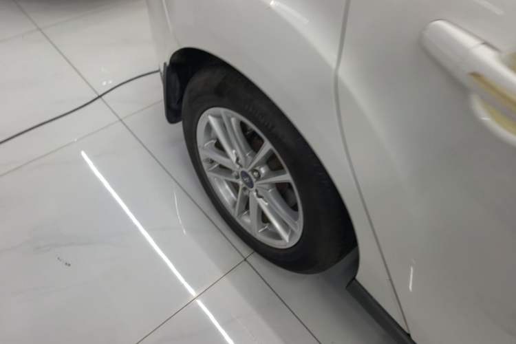 Used Ford Focus 2018 Hatchback Classic 1.6L Automatic Trendy SmartDrive Edition Right Rear Wheel Hub