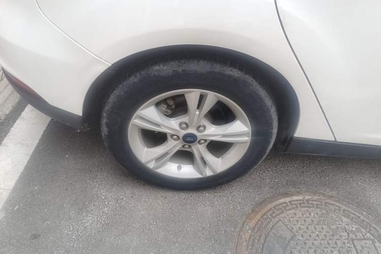 Used Ford Focus 2018 Hatchback Classic 1.6L Automatic Comfort Plus SmartDrive Edition Right Rear Wheel Hub