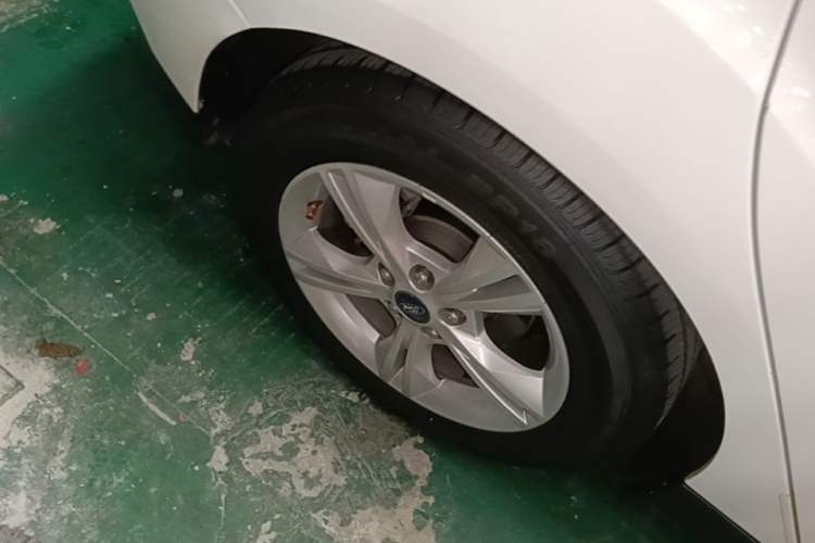 Used Ford Focus 2018 Hatchback Classic 1.6L Automatic Comfort Plus SmartDrive Edition Right Rear Wheel Hub