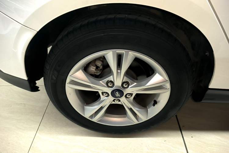 Used Ford Focus 2018 Hatchback Classic 1.6L Automatic Comfort Plus SmartDrive Edition Right Rear Wheel Hub