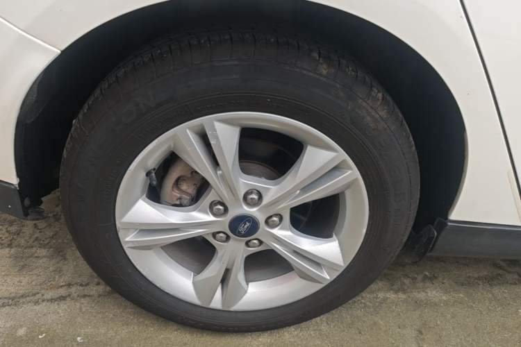 Used Ford Focus 2018 Hatchback Classic 1.6L Automatic Comfort Plus SmartDrive Edition Right Rear Wheel Hub