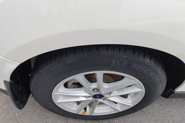 Used Ford Focus 2018 Hatchback Classic 1.6L Automatic Trendy SmartDrive Edition Right Rear Wheel Hub