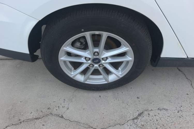 Used Ford Focus 2018 Sedan Classic 1.6L Automatic Trendy SmartDrive Edition Right Rear Wheel Hub