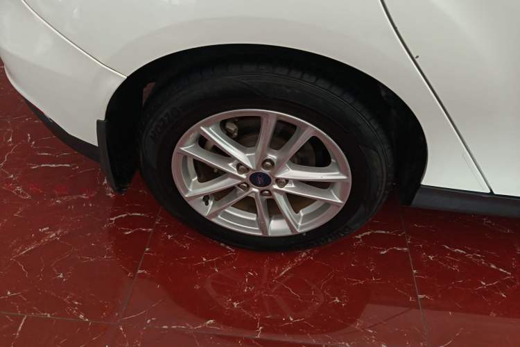 Used Ford Focus 2018 Hatchback Classic 1.6L Automatic Trendy SmartDrive Edition Right Rear Wheel Hub