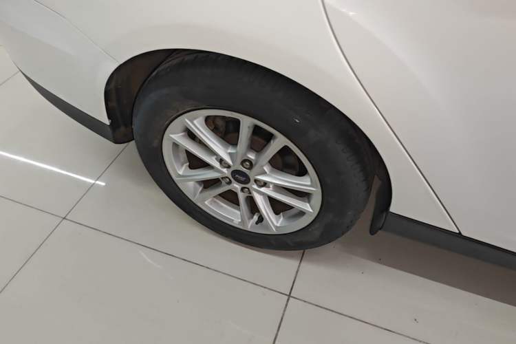 Used Ford Focus 2018 Sedan Classic 1.6L Automatic Trendy SmartDrive Edition Right Rear Wheel Hub