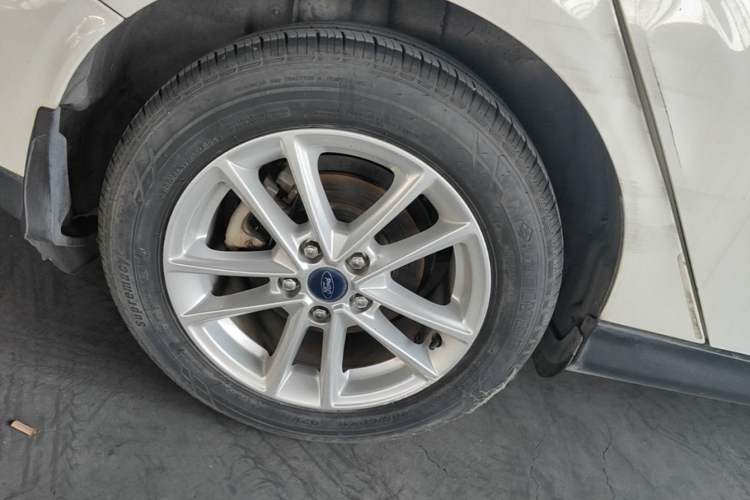 Used Ford Focus 2018 Hatchback Classic 1.6L Automatic Trendy SmartDrive Edition Right Rear Wheel Hub