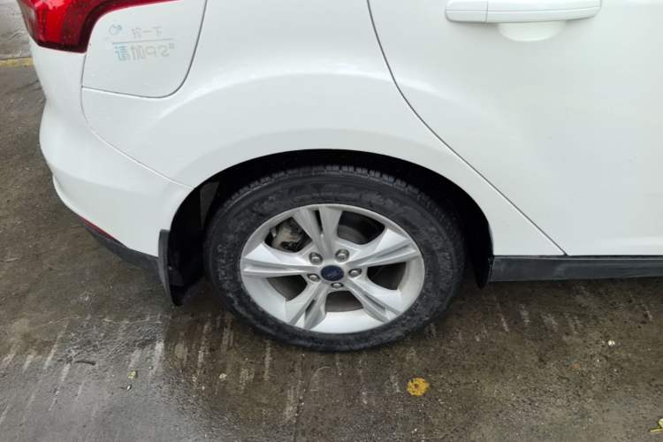 Used Ford Focus 2018 Hatchback Classic 1.6L Automatic Comfort Plus SmartDrive Edition Right Rear Wheel Hub