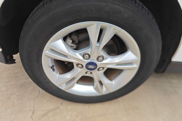 Used Ford Focus 2018 Hatchback Classic 1.6L Automatic Comfort Plus SmartDrive Edition Right Rear Wheel Hub