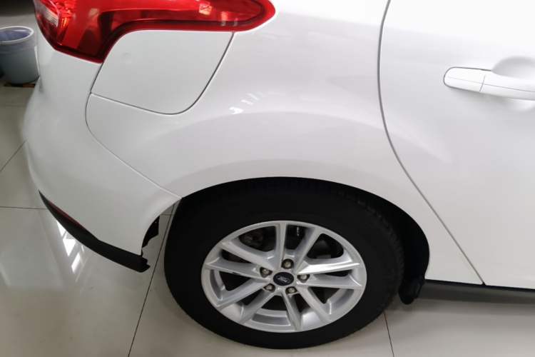 Used Ford Focus 2018 Hatchback Classic 1.6L Automatic Trendy SmartDrive Edition Right Rear Wheel Hub