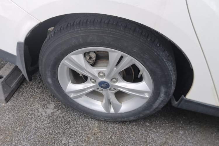 Used Ford Focus 2018 Sedan Classic 1.6L Automatic Comfort Plus Smart Drive Version Right Rear Wheel Hub