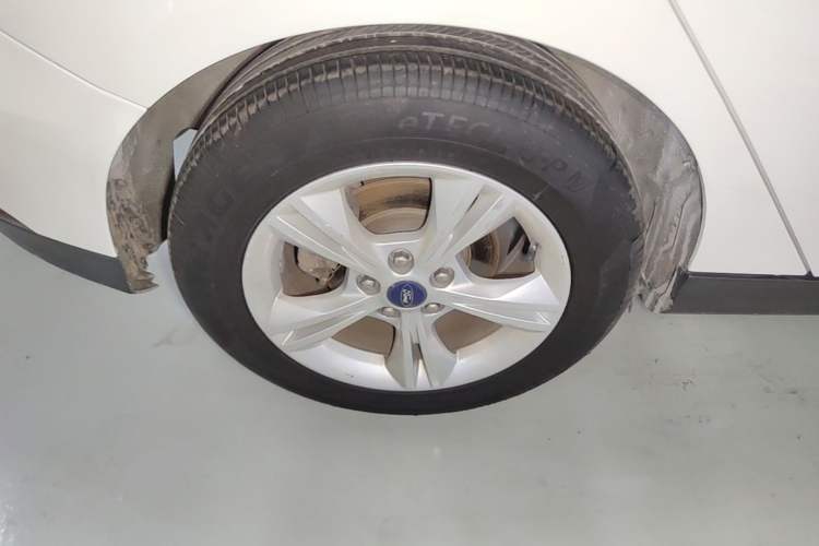 Used Ford Focus 2018 Hatchback Classic 1.6L Automatic Comfort Plus SmartDrive Edition Right Rear Wheel Hub