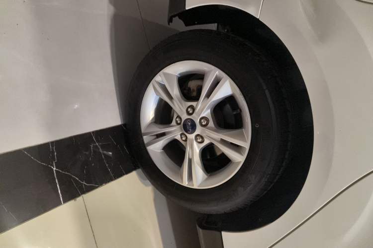 Used Ford Focus 2018 Hatchback Classic 1.6L Automatic Comfort Plus SmartDrive Edition Right Rear Wheel Hub