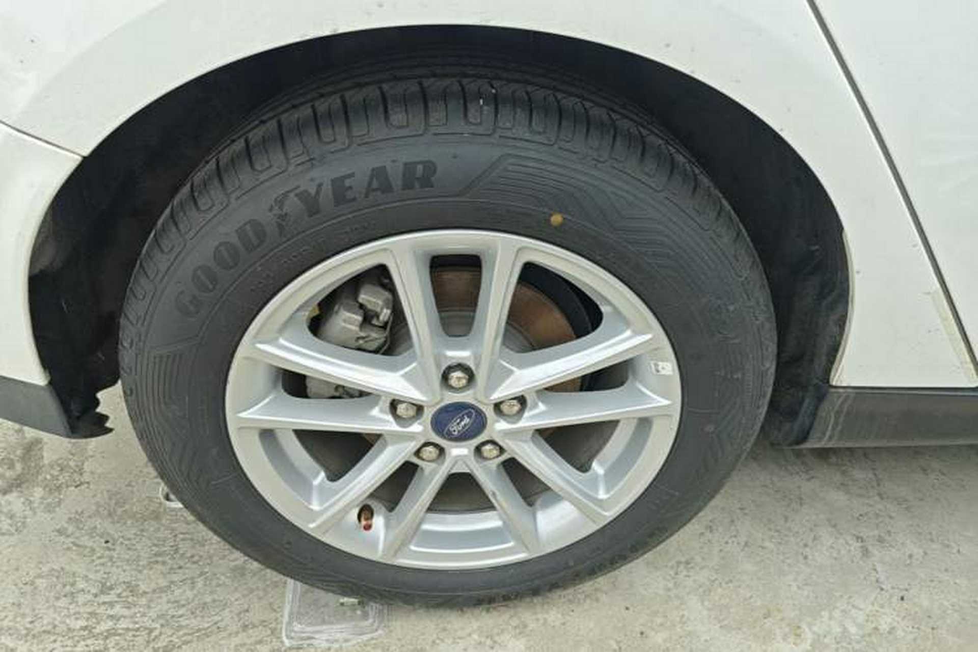Used Ford Focus 2018 Hatchback Classic EcoBoost 180 Automatic Elite Model Right Rear Wheel Hub
