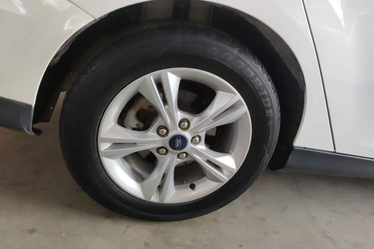 Used Ford Focus 2018 Sedan Classic 1.6L Manual Comfort Plus SmartDrive Edition Right Rear Wheel Hub
