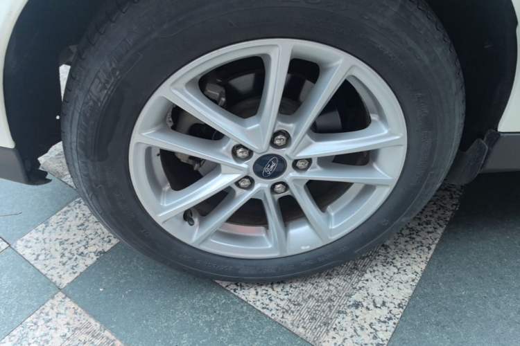 Used Ford Focus 2018 Hatchback Classic 1.6L Automatic Trendy SmartDrive Edition Right Rear Wheel Hub