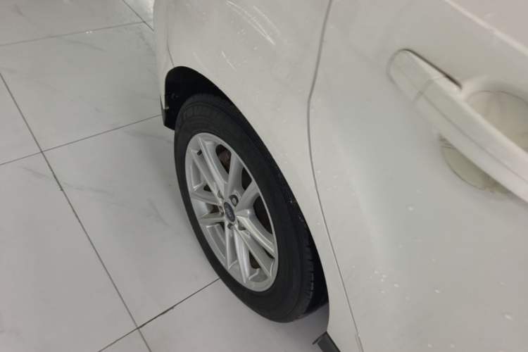 Used Ford Focus 2018 Hatchback Classic 1.6L Automatic Trendy SmartDrive Edition Right Rear Wheel Hub