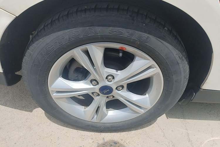 Used Ford Focus 2018 Sedan Classic 1.6L Automatic Comfort Plus Smart Drive Version Right Rear Wheel Hub