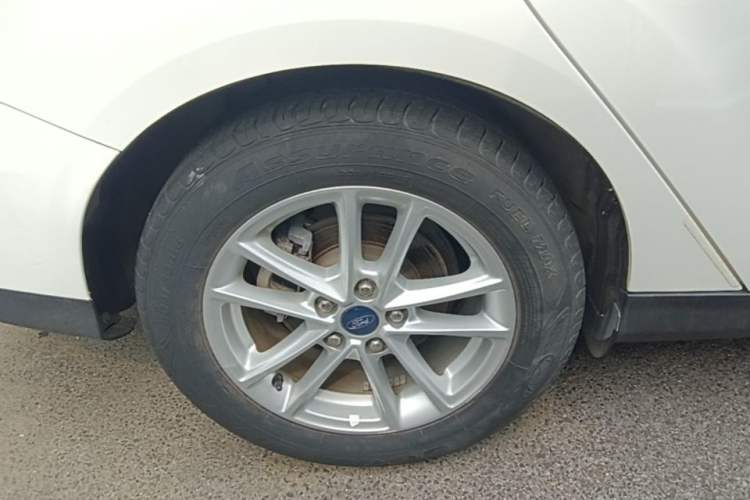 Used Ford Focus 2018 Sedan Classic 1.6L Automatic Trendy SmartDrive Edition Right Rear Wheel Hub