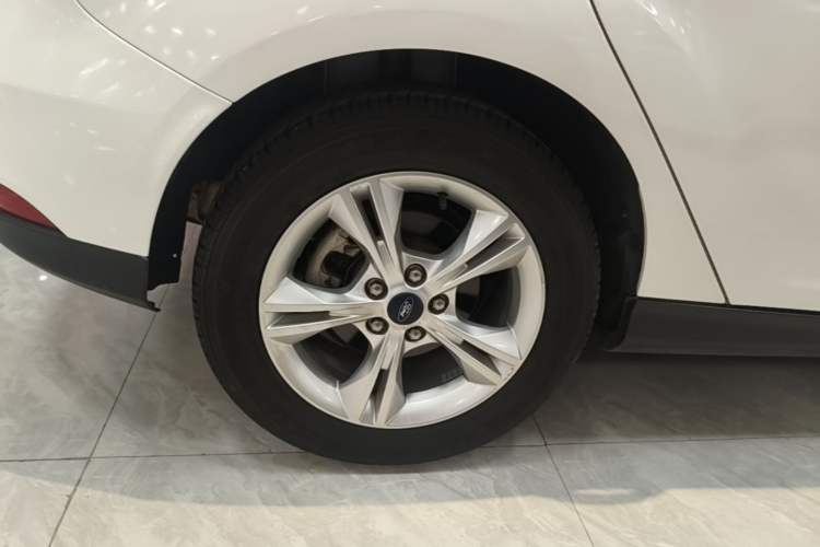 Used Ford Focus 2018 Hatchback Classic 1.6L Automatic Comfort Plus SmartDrive Edition Right Rear Wheel Hub