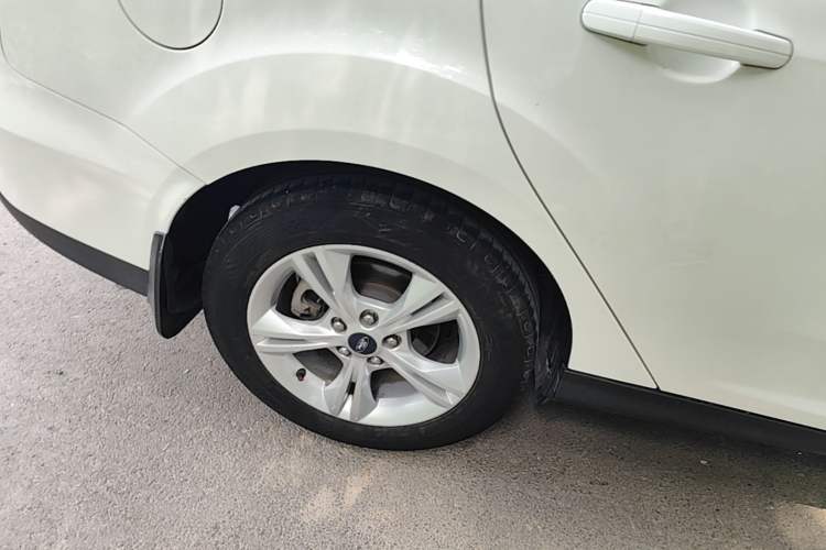Used Ford Focus 2018 Sedan Classic 1.6L Manual Comfort Plus SmartDrive Edition Right Rear Wheel Hub