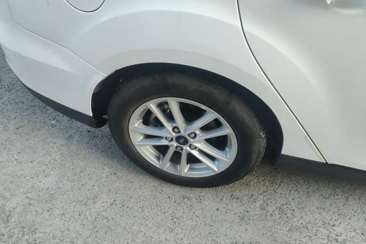 Used Ford Focus 2018 Sedan Classic 1.6L Automatic Trendy SmartDrive Edition Right Rear Wheel Hub