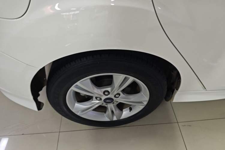 Used Ford Focus 2018 Hatchback Classic 1.6L Automatic Comfort Plus SmartDrive Edition Right Rear Wheel Hub