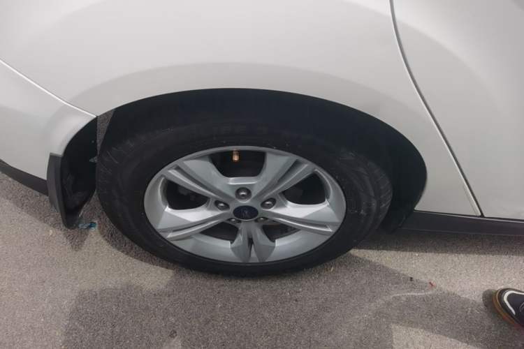 Used Ford Focus 2018 Hatchback Classic 1.6L Automatic Comfort Plus SmartDrive Edition Right Rear Wheel Hub
