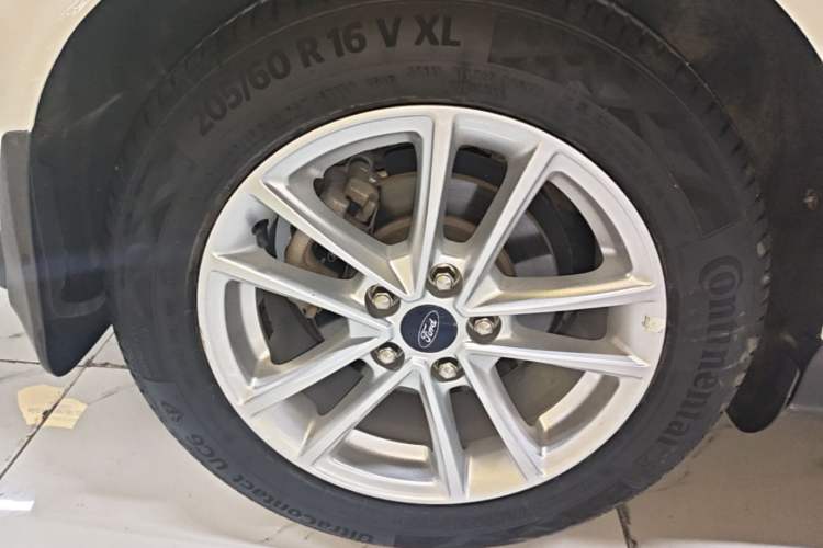 Used Ford Focus 2018 Hatchback Classic 1.6L Automatic Trendy SmartDrive Edition Right Rear Wheel Hub