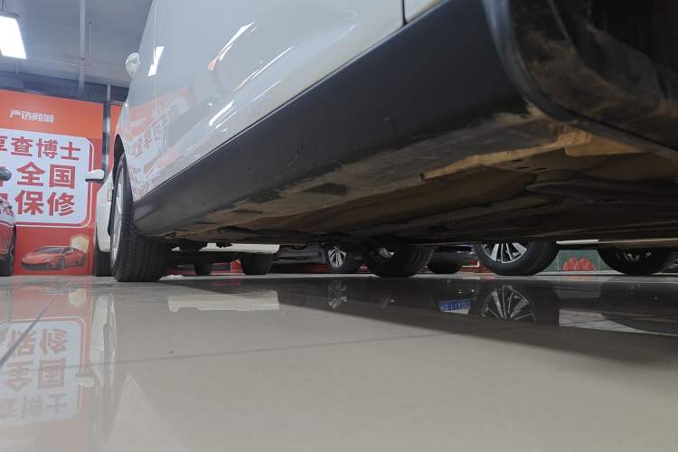 Used Ford Focus 2018 Sedan Classic 1.6L Automatic Trendy SmartDrive Edition Right Side Sill