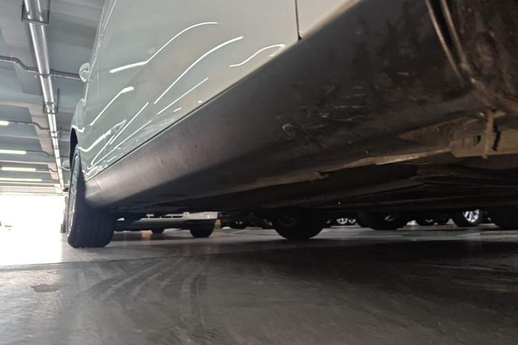 Used Ford Focus 2018 Hatchback Classic EcoBoost 180 Automatic Elite Model Right Side Sill