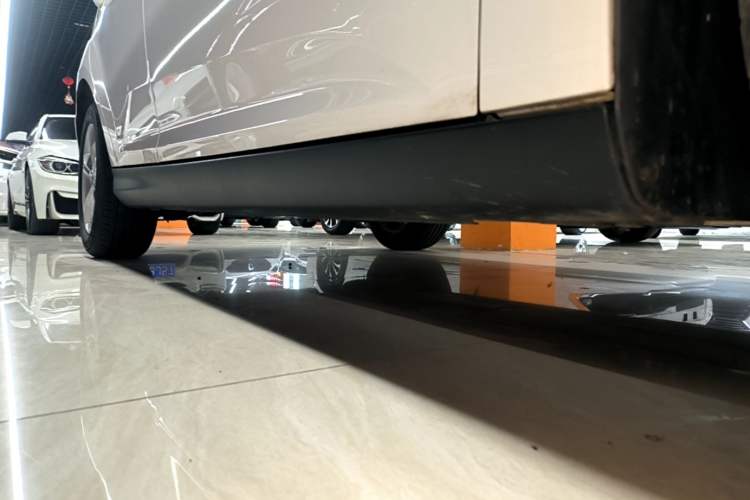 Used Ford Focus 2018 Hatchback Classic 1.6L Automatic Comfort Plus SmartDrive Edition Right Side Sill