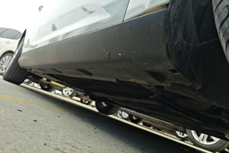 Used Ford Focus 2018 Hatchback Classic EcoBoost 180 Automatic Elite Model Right Side Sill