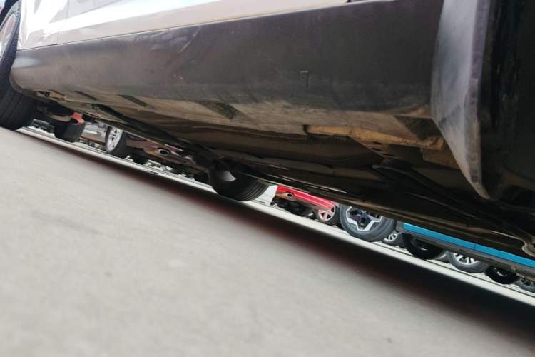 Used Ford Focus 2018 Sedan Classic 1.6L Automatic Comfort Plus Smart Drive Version Right Side Sill