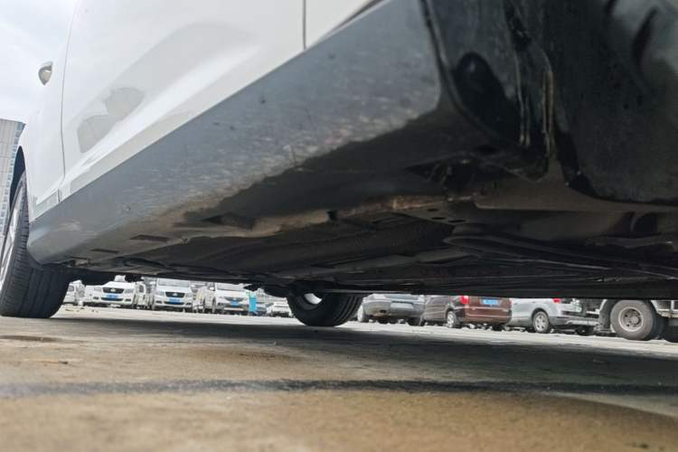 Used Ford Focus 2018 Hatchback Classic EcoBoost 180 Automatic Elite Model Right Side Sill