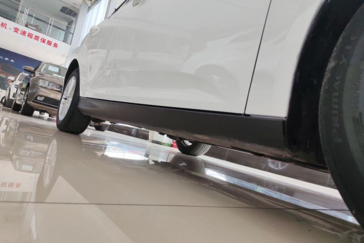 Used Ford Focus 2018 Hatchback Classic 1.6L Automatic Trendy SmartDrive Edition Right Side Sill