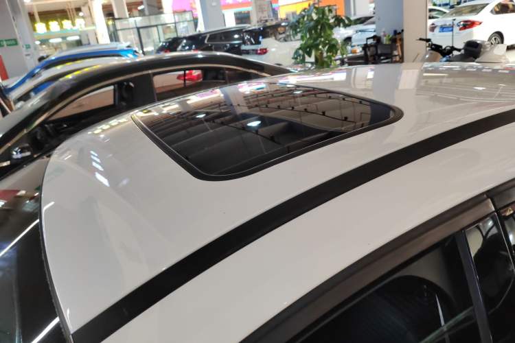 Used Ford Focus 2018 Sedan Classic 1.6L Automatic Trendy SmartDrive Edition Roof