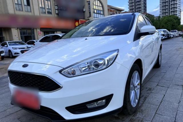 Ford Focus 2018 Hatchback Classic 1.6L Automatic Trendy SmartDrive Edition с пробегом