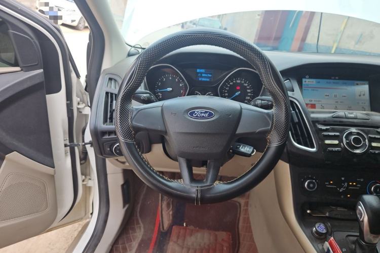 Used Ford Focus 2018 Sedan Classic 1.6L Automatic Comfort Plus Smart Drive Version Steering Wheel