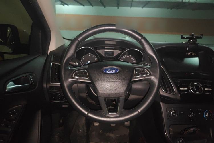Used Ford Focus 2018 Sedan Classic 1.6L Manual Fashion Edition SmartDrive Version Steering Wheel