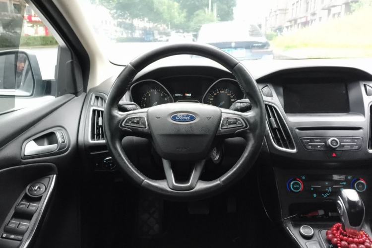 Used Ford Focus 2018 Sedan Classic EcoBoost 180 Automatic Elite Model Steering Wheel