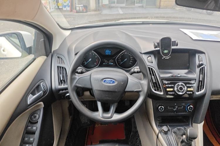 Used Ford Focus 2018 Sedan Classic 1.6L Manual Comfort Plus SmartDrive Edition Steering Wheel