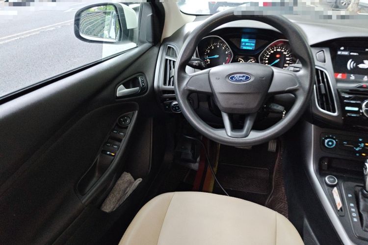 Used Ford Focus 2018 Hatchback Classic 1.6L Automatic Comfort Plus SmartDrive Edition Steering Wheel