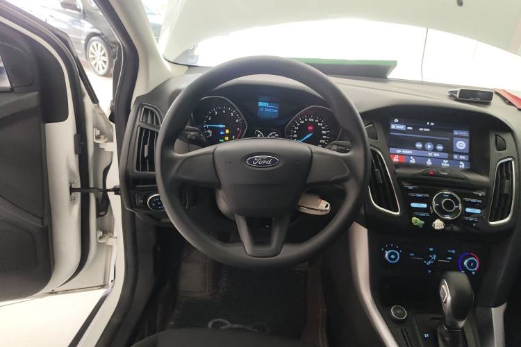 Used Ford Focus 2018 Hatchback Classic 1.6L Automatic Comfort Plus SmartDrive Edition Steering Wheel