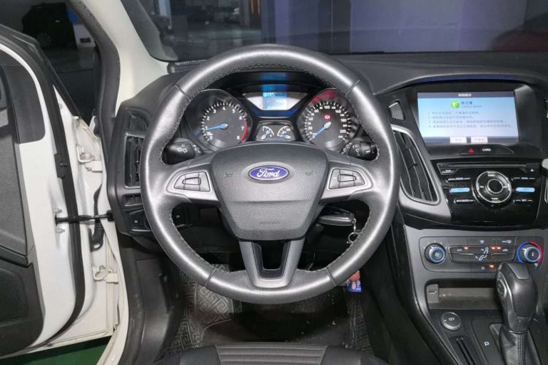 Used Ford Focus 2018 Hatchback Classic 1.6L Automatic Trendy SmartDrive Edition Steering Wheel