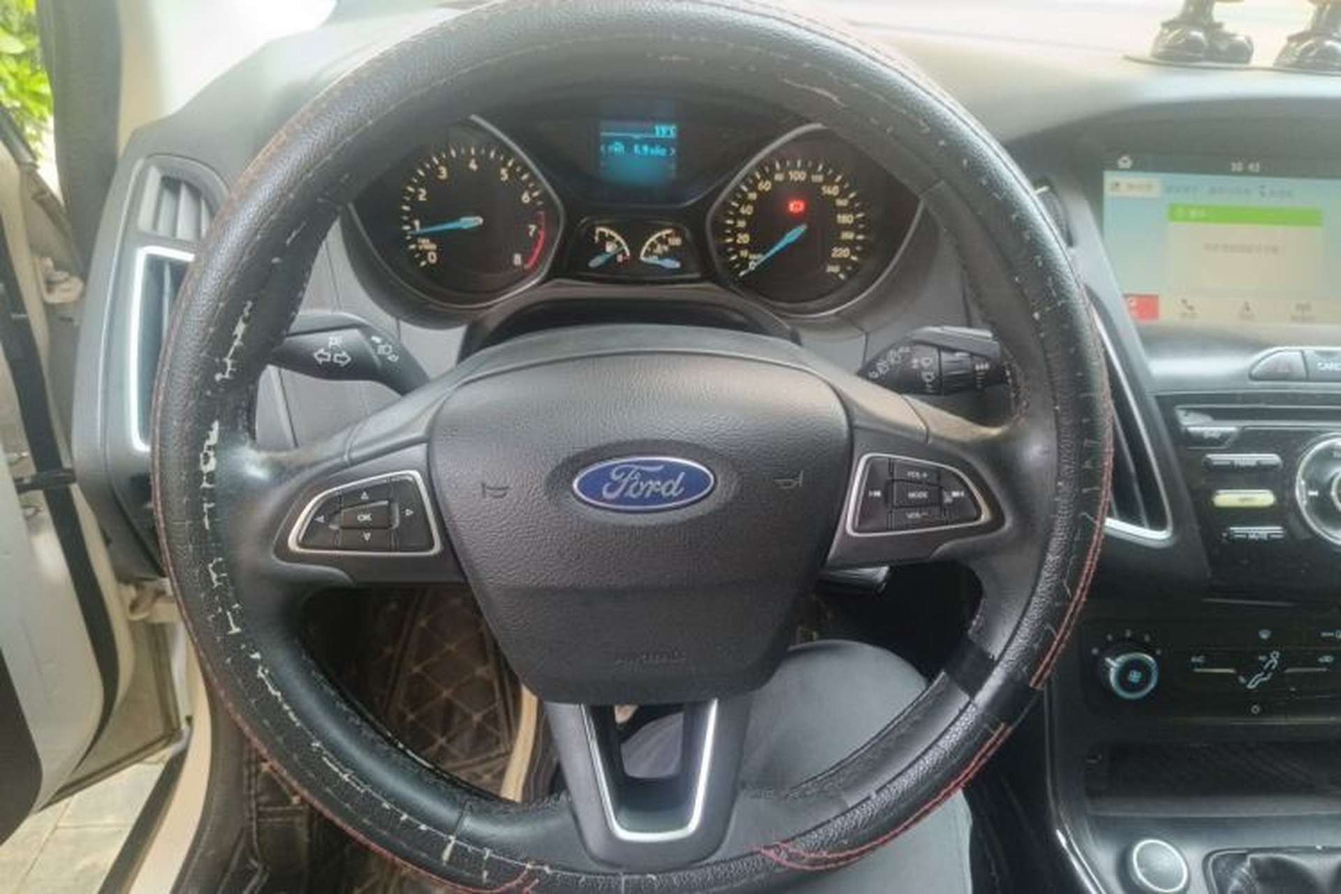 Used Ford Focus 2018 Hatchback Classic 1.6L Manual Fashion Edition SmartDrive Version Steering Wheel